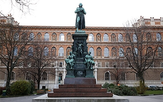 Schiller Monument Vienna