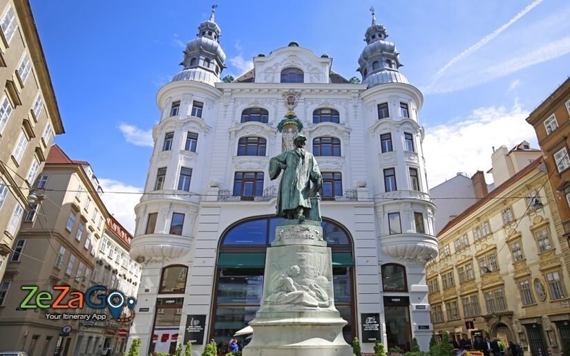 Johannes Gutenberg Monument