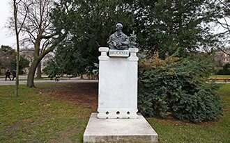 Anton Bruckner Statue