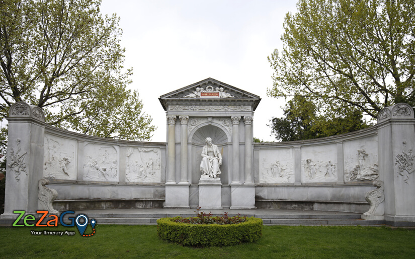 Grillparzer Monument